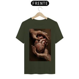 Nome do produto CAMISA PREMIUM CORAÇÃO EM SUAS MÃOS