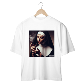 Nome do produto Camiseta Oversized Freira