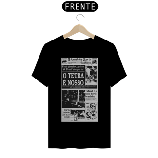Nome do produto T-SHIRT JORNAL DOS SPORTS CAPA BRASIL TETRACAMPEÃO