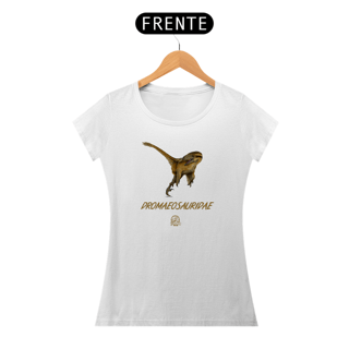 Nome do produto Camiseta Feminina Dromaeosauridae em Cor | Ilustração por Leandro Sanches