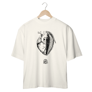 Nome do produto Camiseta Oversized - Coração + Trilobita