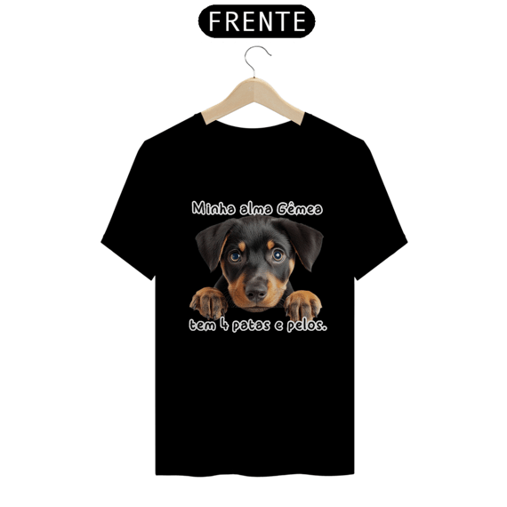Camiseta minha alma gêmea tem 4 patas e pelos