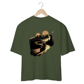 Nome do produto Aventura em Duas Rodas – Liberdade nas Montanhas - Camiseta Plus Size