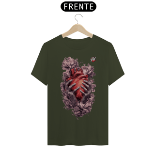 Nome do produto Coração em Mãos - Camiseta