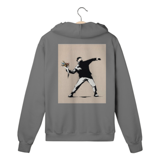 Nome do produto Soldier throwing flowers