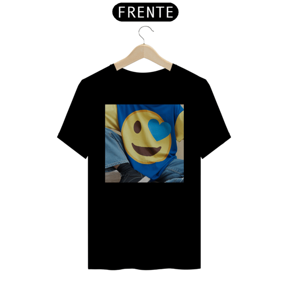 Camiseta com emoji 
