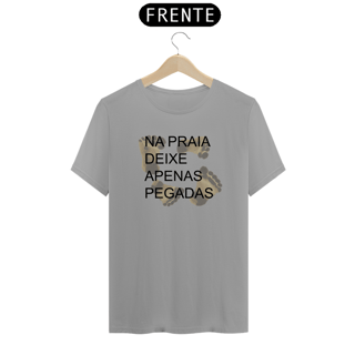 Nome do produto Camiseta - Na praia apenas pegadas