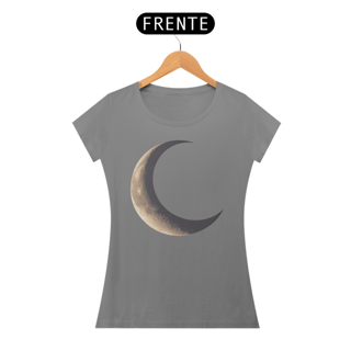 Nome do produto Camiseta Feminina  Lua um símbolo de mistério e magia.