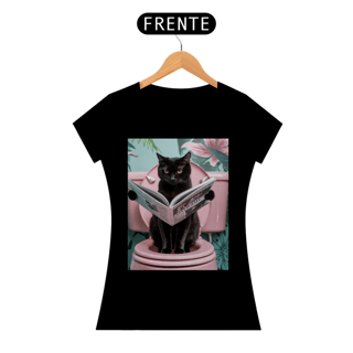 Nome do produto Camiseta Feminina Estampada Gato Preto Lendo Jornal – Design Divertido e Exclusivo