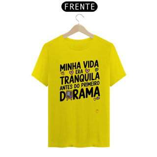 Nome do produto Camiseta Unissex | Minha Vida Era Tranquila (Versão 02)