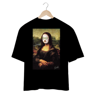 Nome do produto Camiseta oversize - Monalisa com pipino nos olhos