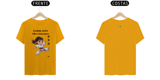 Nome do produto Camiseta - Cuidado minha filha é Karateca