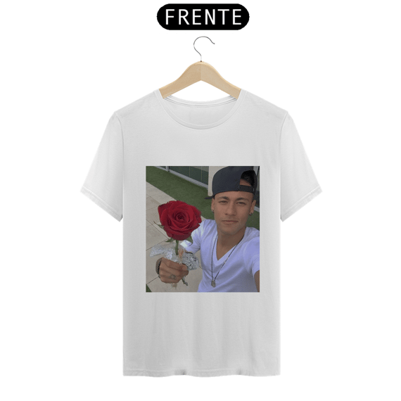 Camisa Neymar entregando flor