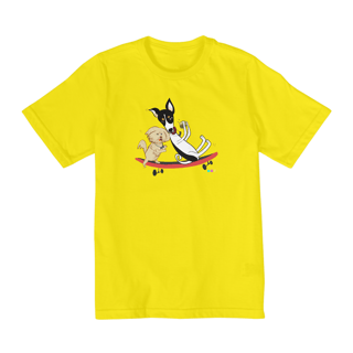 Nome do produtoCamiseta infantil Café e Chico - cachorros no skate