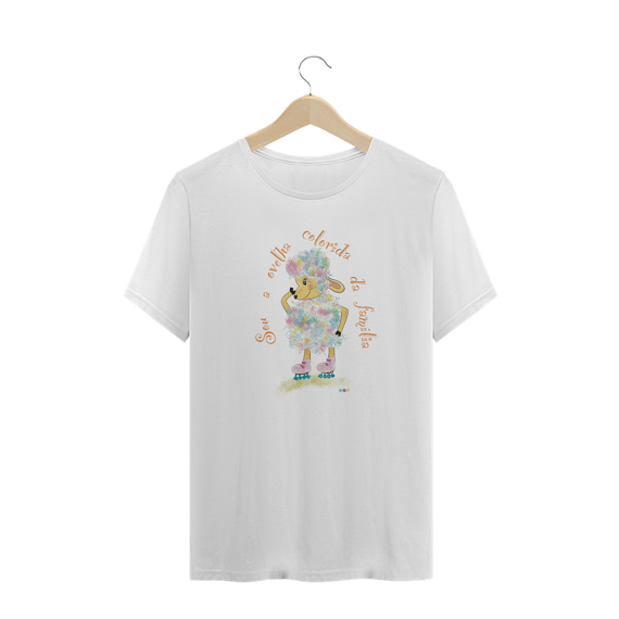 Camiseta plus size Raibow - ovelha colorida - com frase