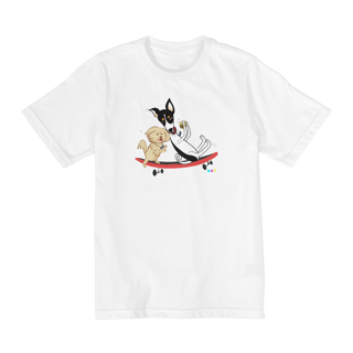 Nome do produtoCamiseta infantil Café e Chico - cachorros no skate
