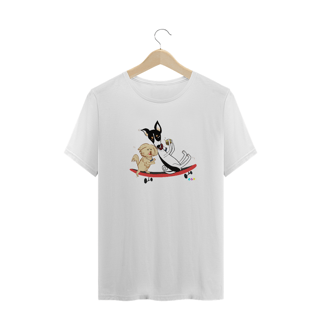 Nome do produtoCamiseta plus size Café e Chico - cachorros no skate 