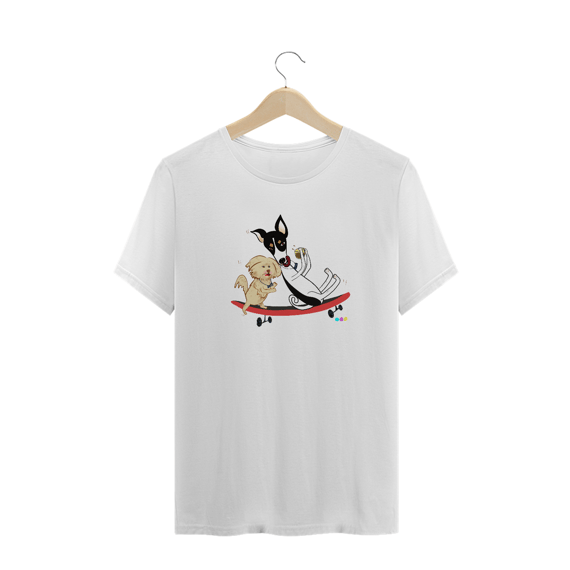 Camiseta plus size Café e Chico - cachorros no skate 