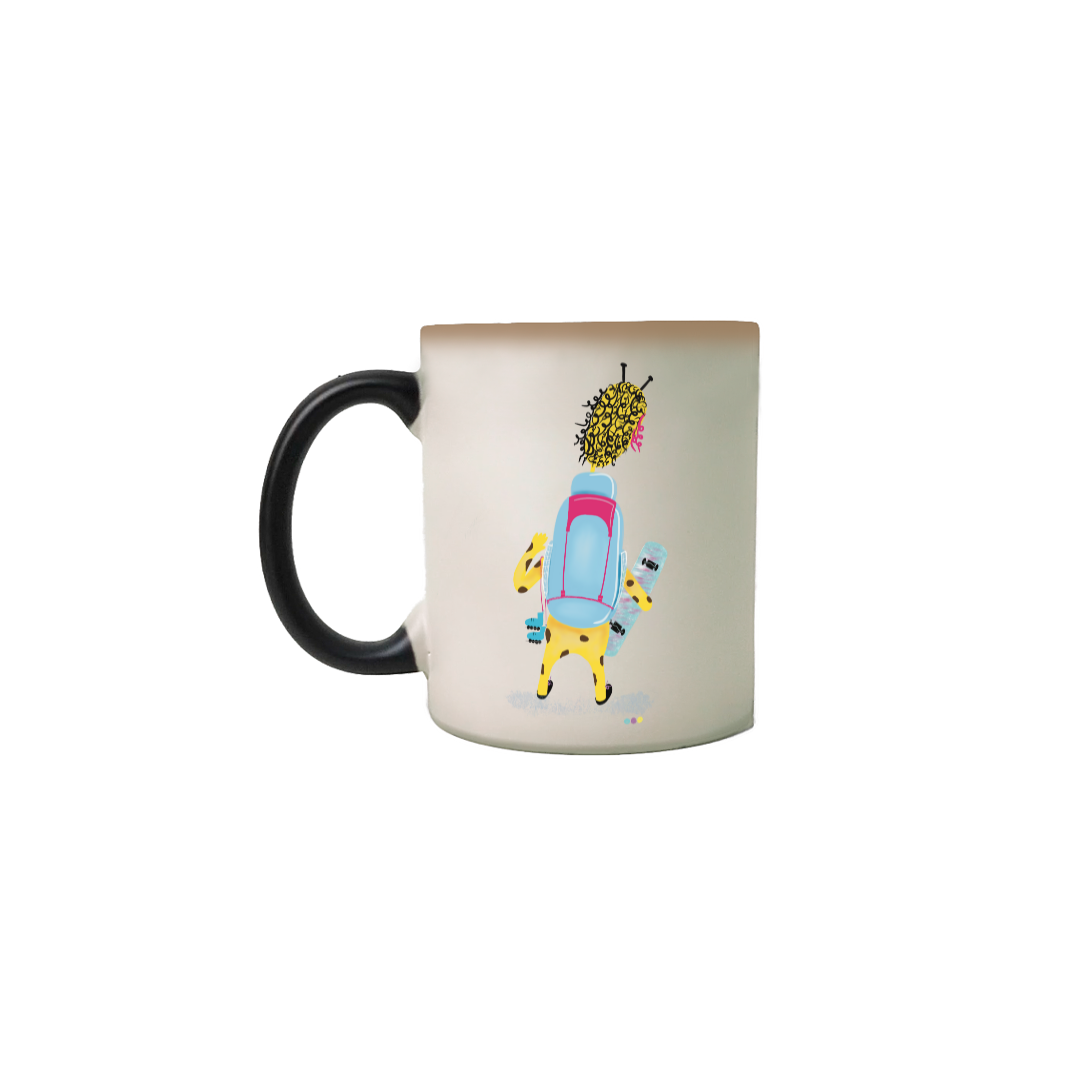 Caneca mágica Giraloka mochileira