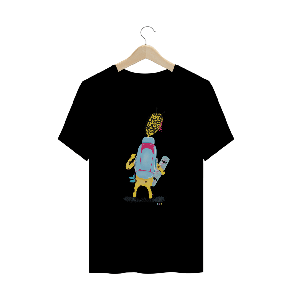 Nome do produto: Camiseta plus size  Giraloka mochileira 