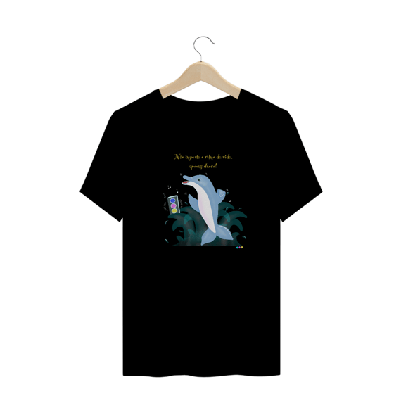 Camiseta plus size Dodo - golfinho dançante - com frase