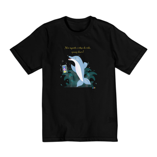 Nome do produtoCamiseta infantil Dodo - golfinho dançante - com frase