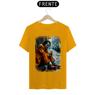 Nome do produto Camiseta Coringa Bebendo Cerveja - Modelo 1