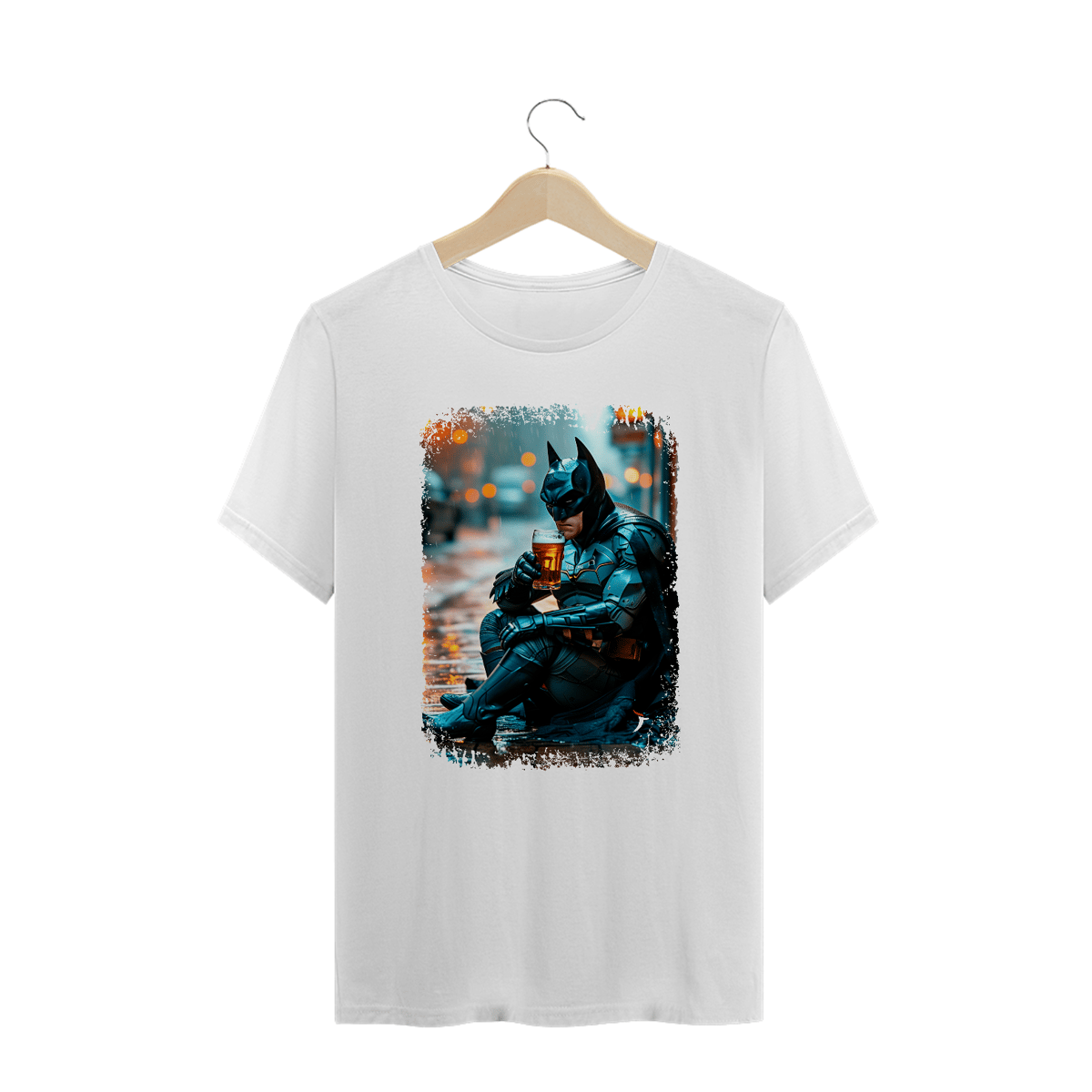 Nome do produto: Camiseta Plus Size Batman Bebendo Cerveja - Modelo 1