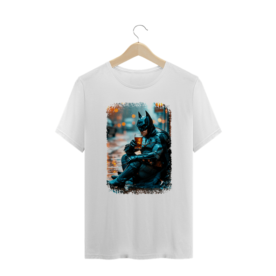 Camiseta Plus Size Batman Bebendo Cerveja - Modelo 1