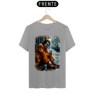 Nome do produto Camiseta Coringa Bebendo Cerveja - Modelo 1