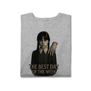 Nome do produto Camiseta Plus Size Wandinha Modelo 1 - The Best Day of the Week