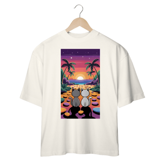 Nome do produto Camiseta Oversized Estampa de Gatos  pôr do sol em uma praia.