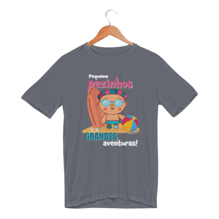 Camiseta Sport Dry Pequenos Pezinhos Grandes Aventuras