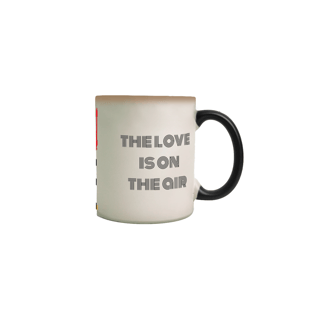 Nome do produtoCaneca mágica - O Amor Está no Ar