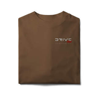 Nome do produto Oversized Drive Club – Roupa folgada. Atitude pesada.