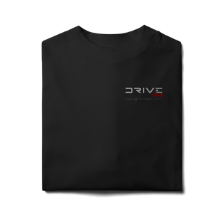 Nome do produto Oversized Drive Club – Roupa folgada. Atitude pesada.