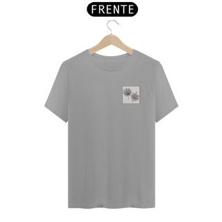 Nome do produto Camiseta Folhas no Peito