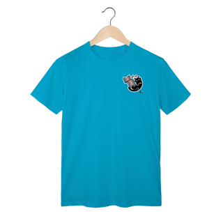 Nome do produto Camisa Gatinho segurando a bandeira Trans