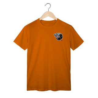 Nome do produto Camisa Gatinho segurando a bandeira Trans