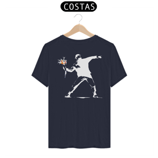 Nome do produto Flower Thrower V2 - Banksy (T-Shirt Prime)
