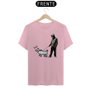 Nome do produto Haring dog - Banksy (T-Shirt Pima)