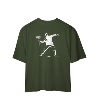 Nome do produto Flower Thrower (White) - Banksy (Oversized)