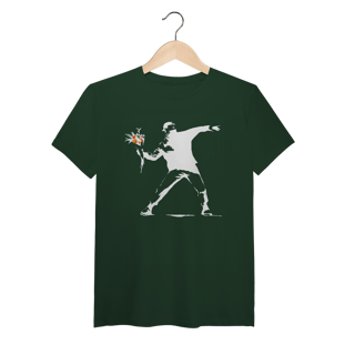 Nome do produto Flower Thrower (White) - Banksy (Algodão Peruano)