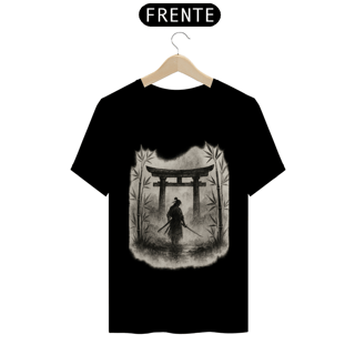 Camiseta Samurai Zen – Torii entre nuvem e bambus