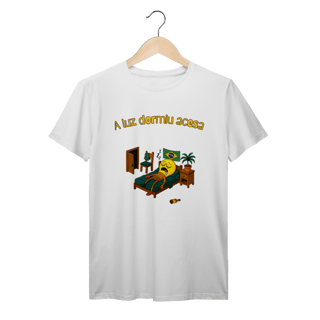Nome do produtoCamiseta A luz dormiu acesa