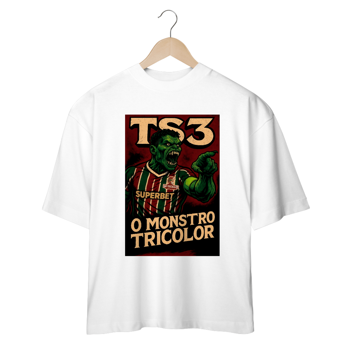 Nome do produto: Camisa Oversized Unissex TS3 O Monstro Hat-Trickolor | Fluminense