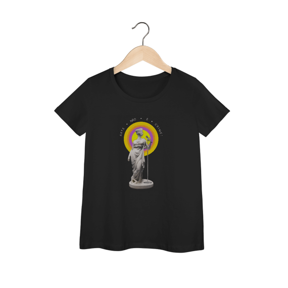 Camiseta feminina prime Arte Não É Crime