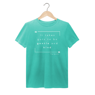 Nome do produto Camiseta estonada “IT TAKES GUTS TO BE GENTLE AND KIND” The Smiths — poesia, coragem e delicadeza impressas no peito