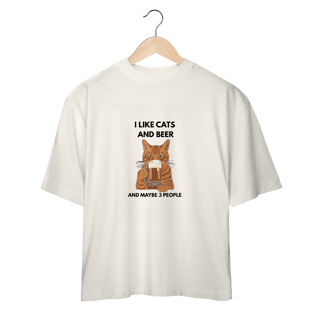 Nome do produto Camisa Oversized Cat & Beer – Estilo Largo com Estampa Divertida de Gato
