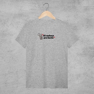 Nome do produto Camiseta - Dá cachaça pro Santo